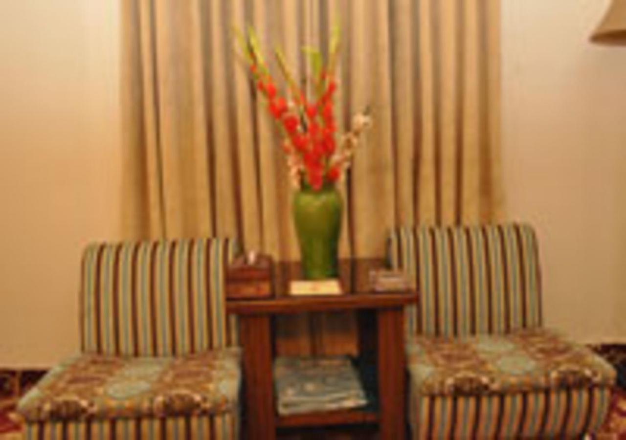 Rajone Hotel Faisalabad Esterno foto
