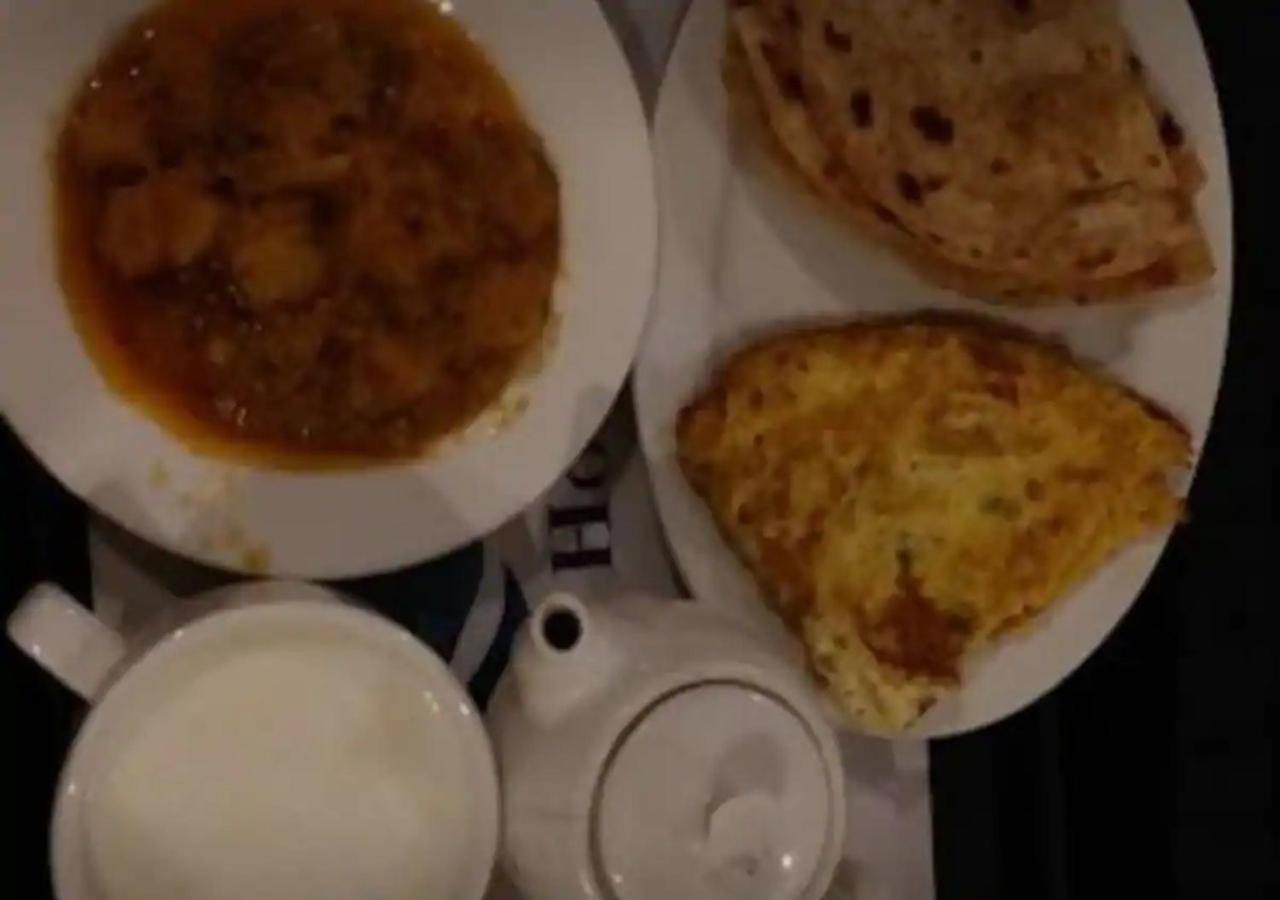 Rajone Hotel Faisalabad Esterno foto